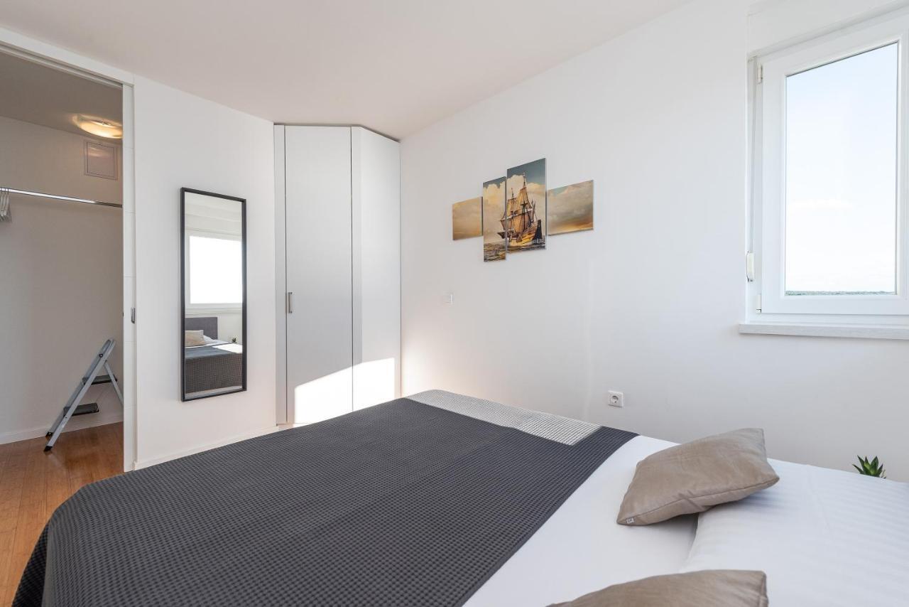 Blue Horizon Modern Ap By The Beach Novalja Exterior photo